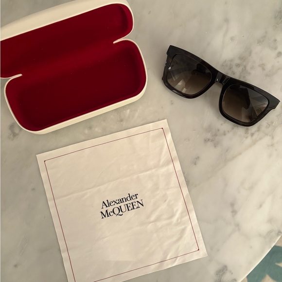 Alexander McQueen Sunglasses w Case & Cloth - Picture 1 of 12